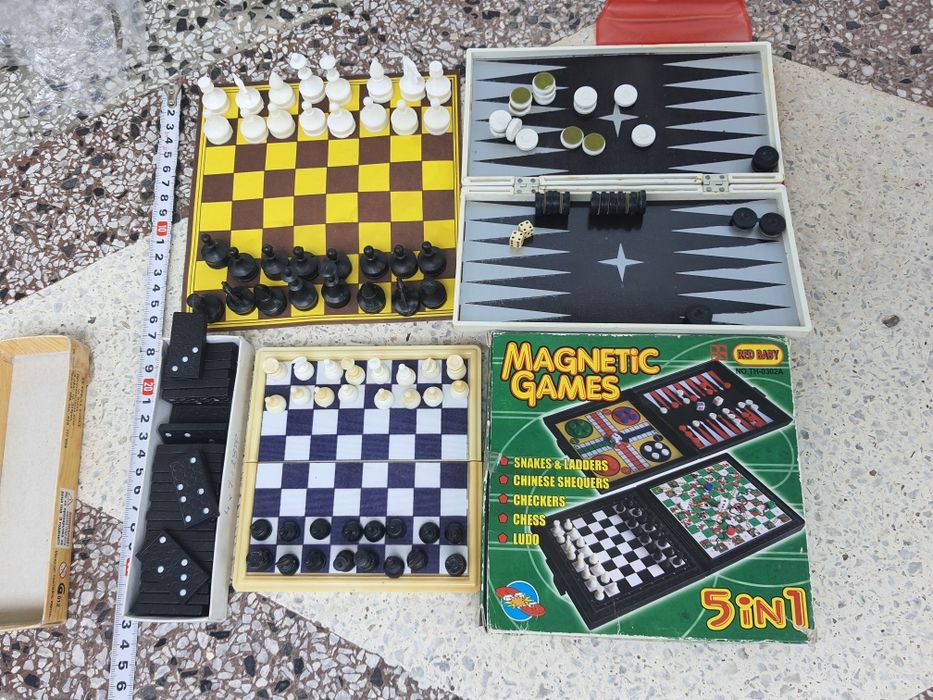 Голям дървен шах и табла