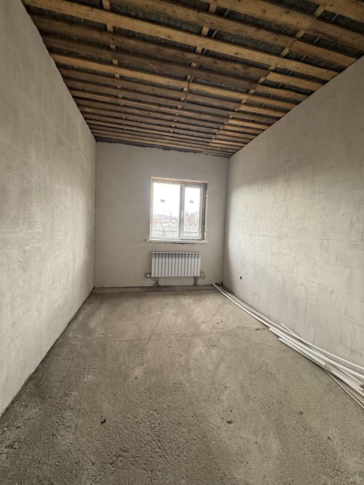 Асан новый дом возле школы