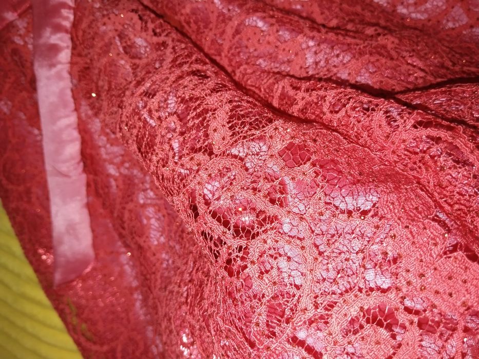 Нарядное платье с блёстками на 2-3 годика для девочки