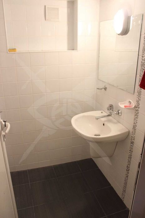 Продава се Етаж от къща в Варна, ВИНС - 74 кв.м за 2028 €/кв.м - Снимка #11