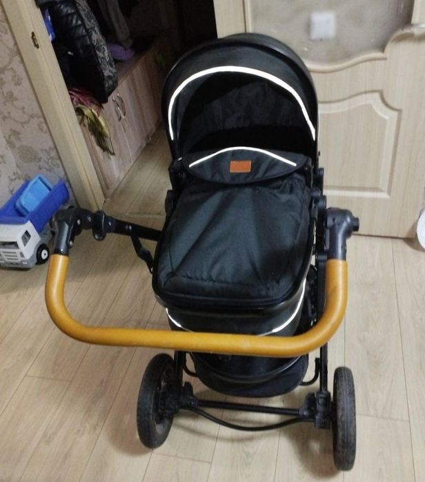 Продам коляску демисезонную