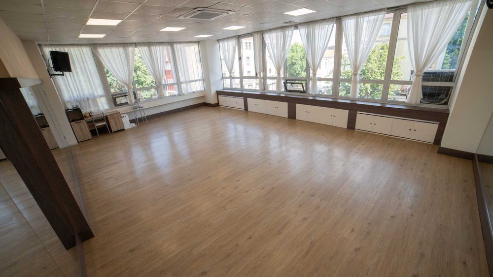 Дава се под наем Зала за събития в Хасково, Център -  кв.м за 20.4 € - Снимка #2