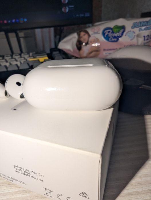 Airpods 4 ANC (Active Noise-Cancelling)