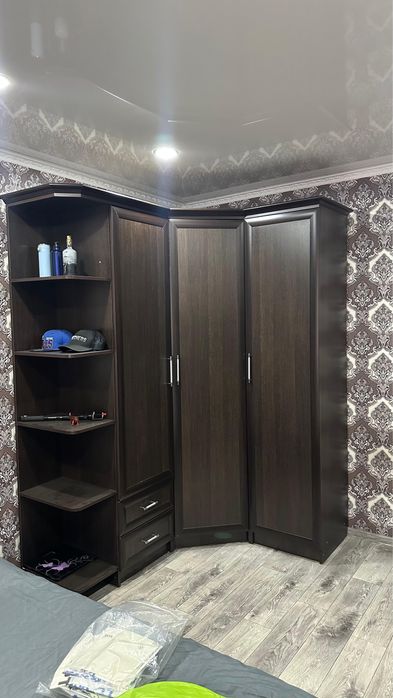 Угловой шкаф распрашной