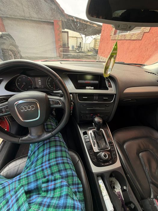 Audi A4 B8 2011 2.0 TDI S-Line Automată, NAVI, Senzori, piele EURO 5