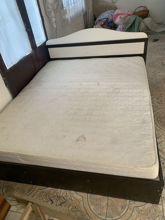 спальный кроват