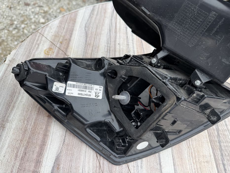 Стоп Peugeot 3008