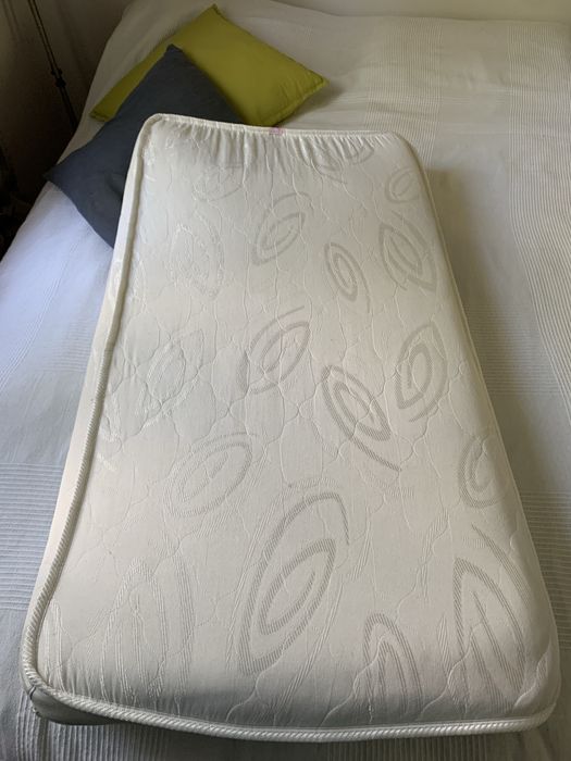 Кошарка+ бебешки матрак, спално бельо и чувалче за сън