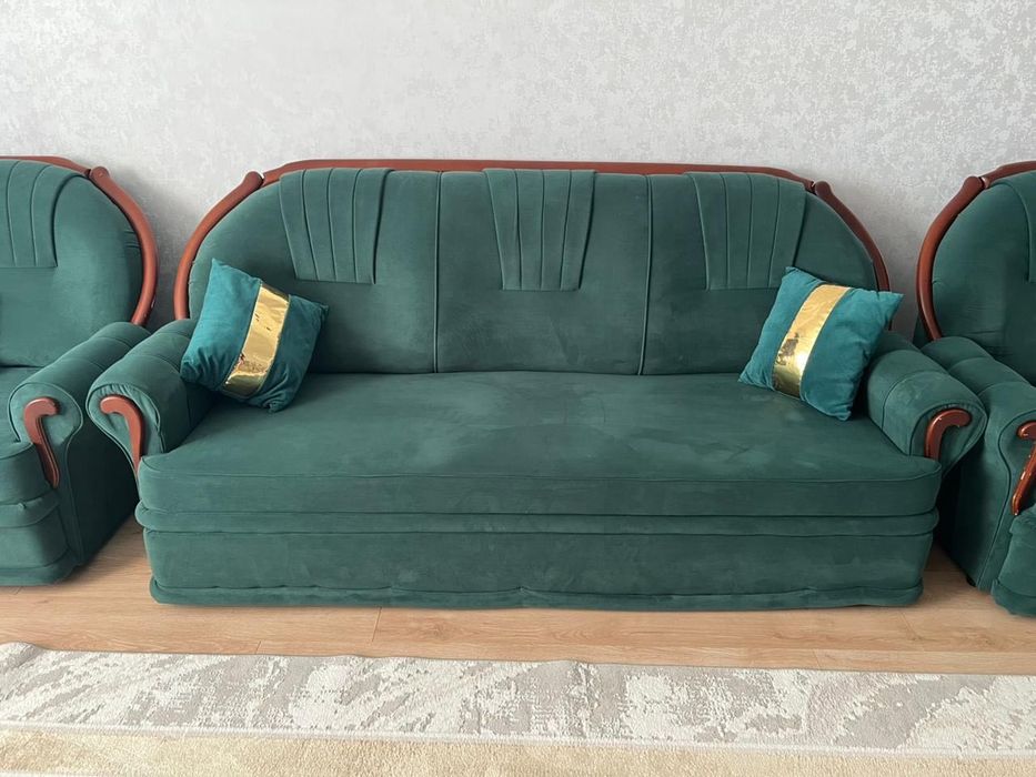 Продам диван и кресла