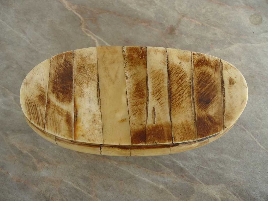 Кутия за бижута от камилска кост