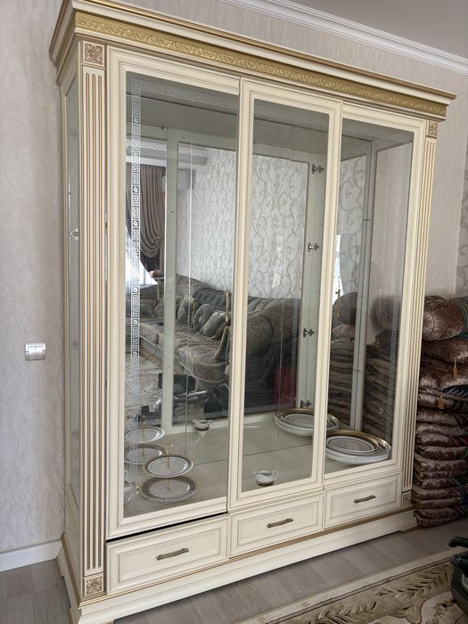 Сервант для гостиной