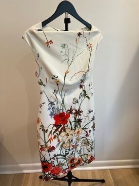 Zara Rochie midi conica alba cu model  floral