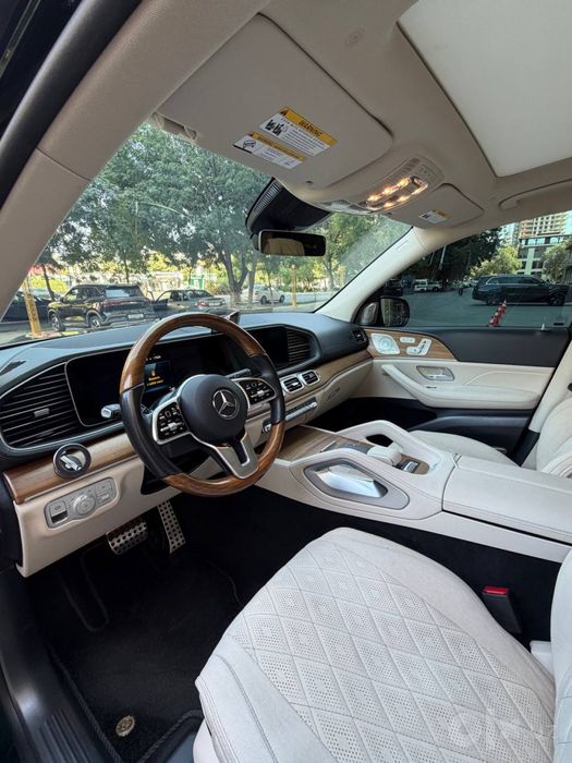 MersedesBenz GLS 580
