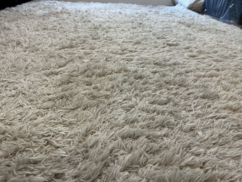 Килим текстил бял