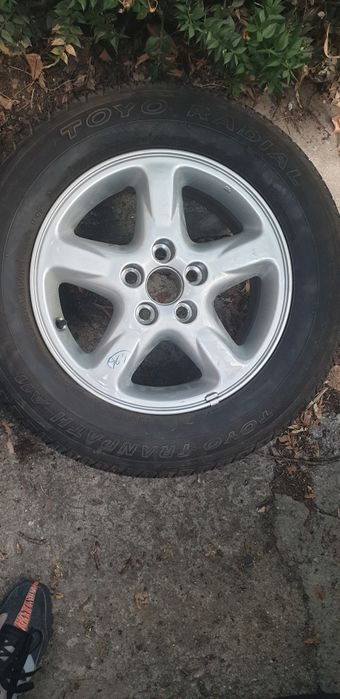 Vând  roți rav 4 genți noi,  neatinse,  cu cauciucuri  de iarnă