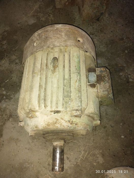 27kw 730 abarot,holati ideal  kam ishlagan