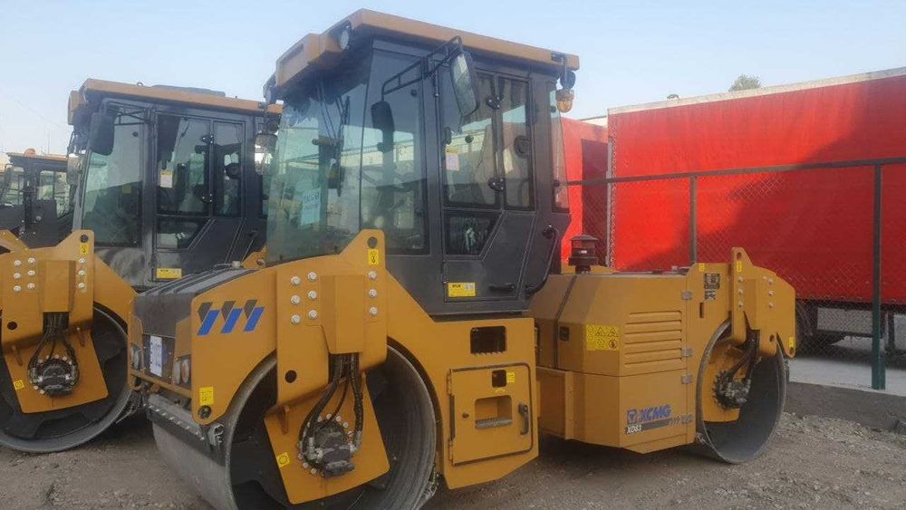 Каток двухвальцовый XCMG Модель: XD83