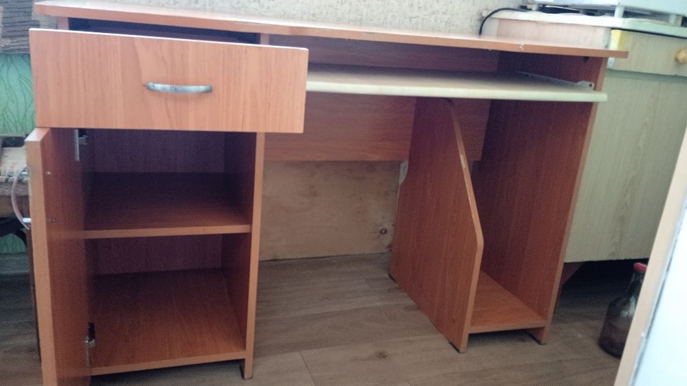 Стол письменный, компьютерный