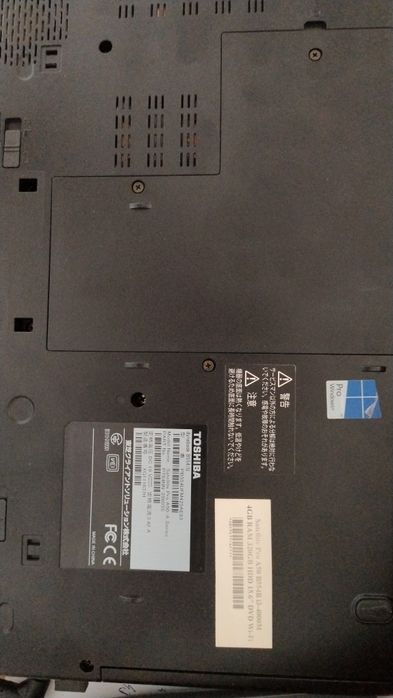 Laptop i3, 15,6", 8 GB RAM, SSD.