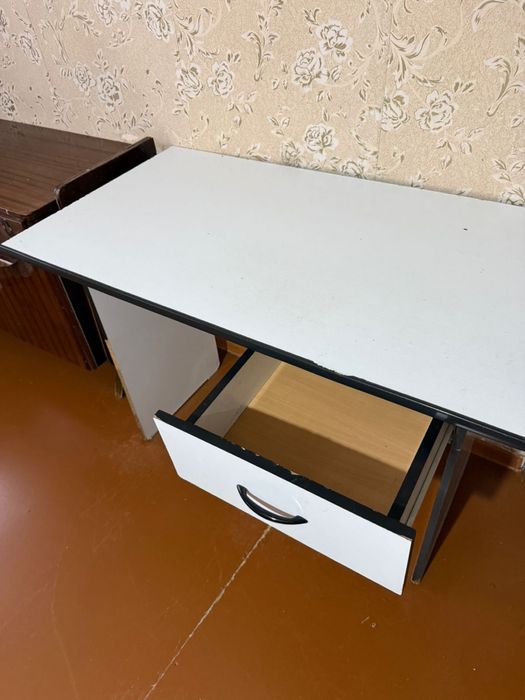 Продам парту дешево