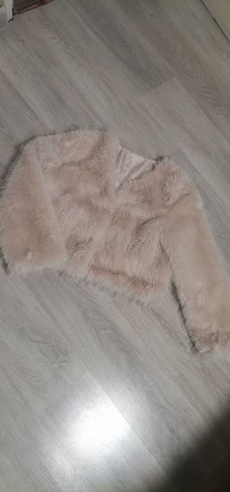 Дамско палтенце с косъм