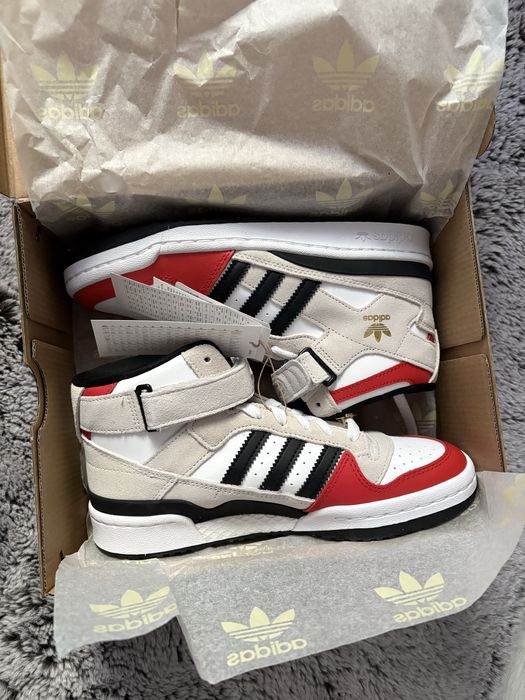 Sneakersi noi Adidas 38 2/3