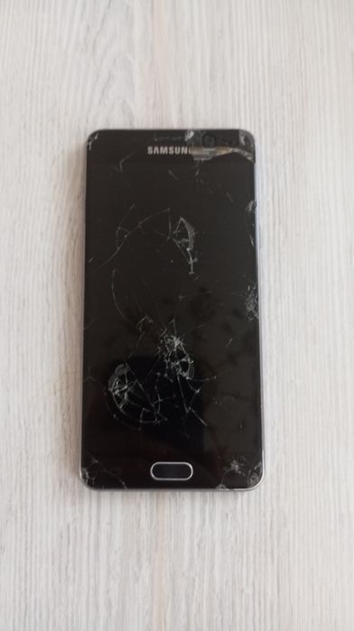 Samsung Galaxy A3 (2016) sotiladi (ishlamidi)