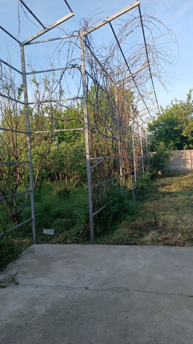 4-6 сотихгача ер сотилади. Ўртачирчиқ. Қорасув. Салим Пўлатов маҳалла