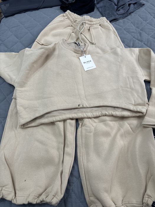 Спортивка бежевый для девочек зимний 6 000 т и кожный брюки за 5000т