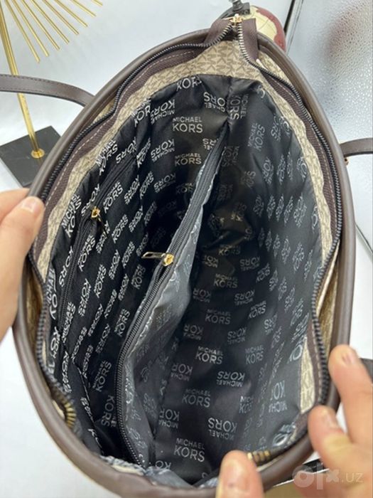 Кожаная сумка Michael Kors