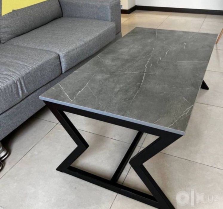 Jurnalniy stol loft