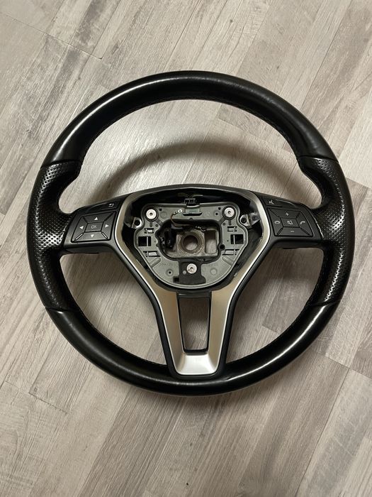 Mercedes Волан W204 w166 w212 - като Нов