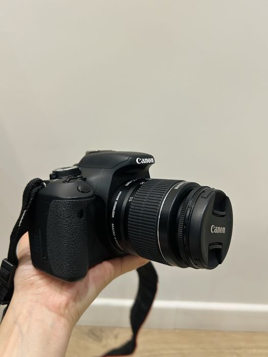 Продается Фотокамера Canon EOS 600D