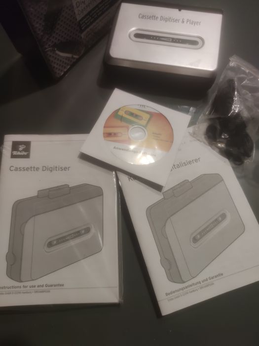 Vând 2 Casetofoane  portabile  Walkman USB convertor  în mp3