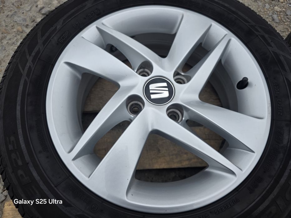 Лети джанти 14ки 4х100 Seat + летни гуми 175/65/14 Bridgestone