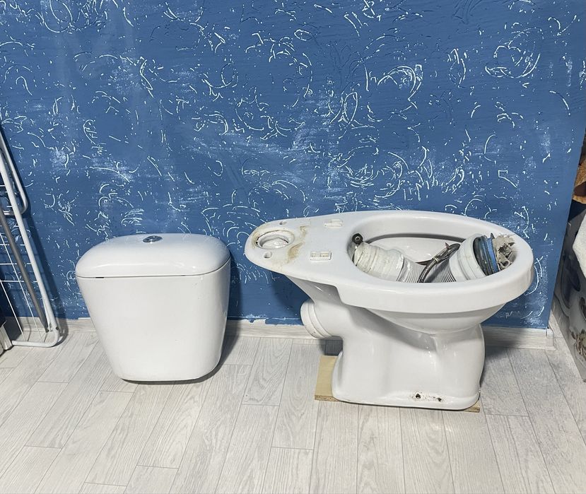 Продается унитаз