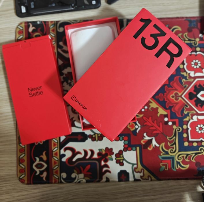 OnePlus 13r с дефектомс