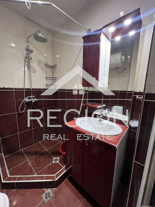 Дава се под наем Тристаен апартамент в Варна, Цветен квартал - 75 кв.м за 612 € - Снимка #9