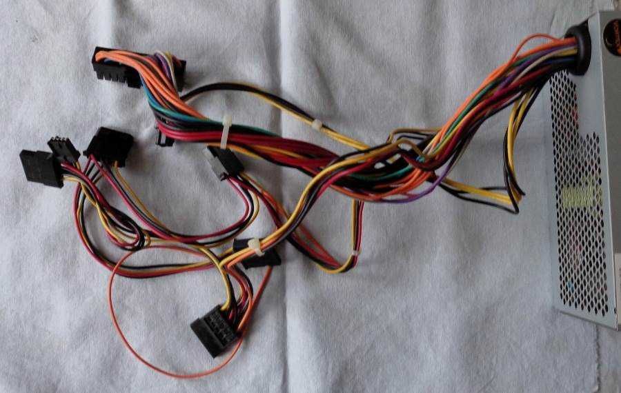 Блок питания 400 ватт Vertex VR-400-8F (2Sata+3Molex)