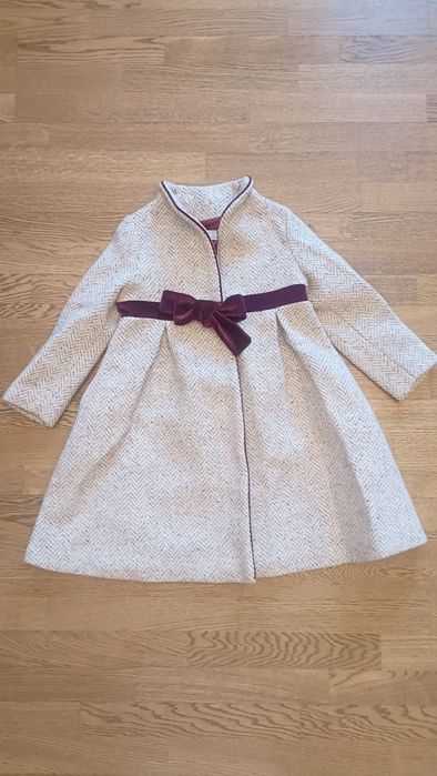 Продам пальто для девочки