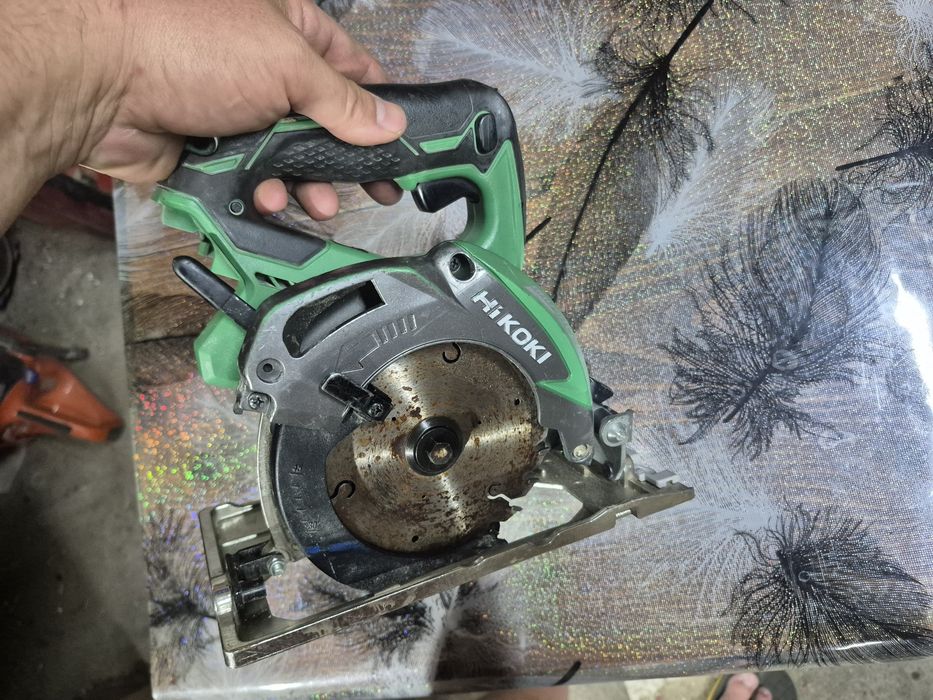 Circular HIKOKI c 18 DBL
Șlefuitor cu excentr