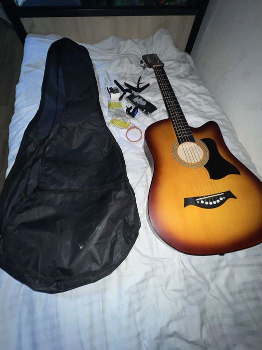 Gitara Akustik 38 Dyum