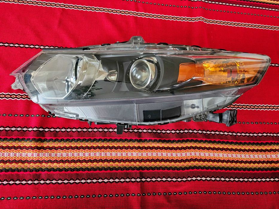 Оригинален Ксенонов фар Хонда Акорд