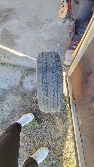 Продам резину 195/65R15