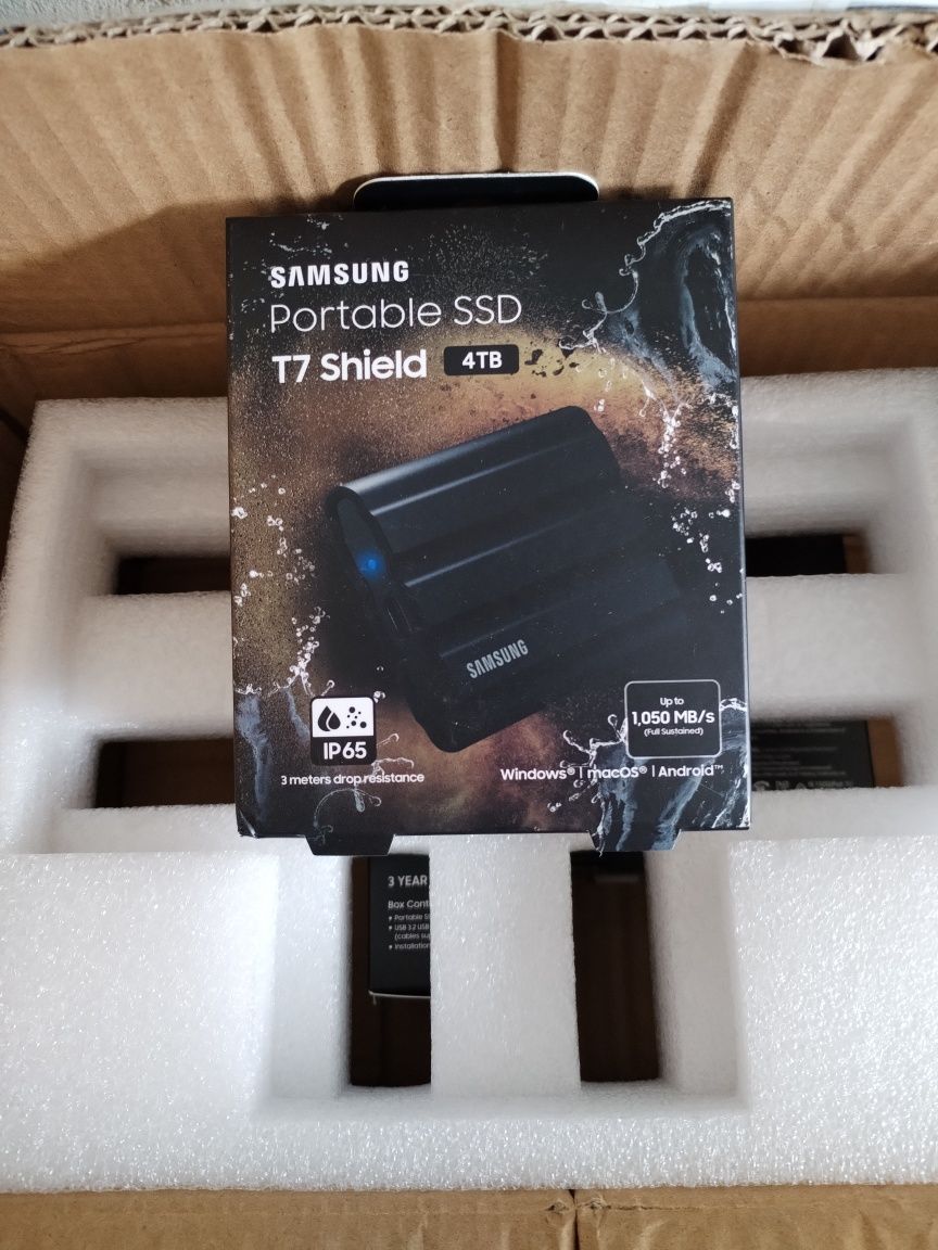 Samsung T7 Shield 4TB (MU-PE4T0S/EU)