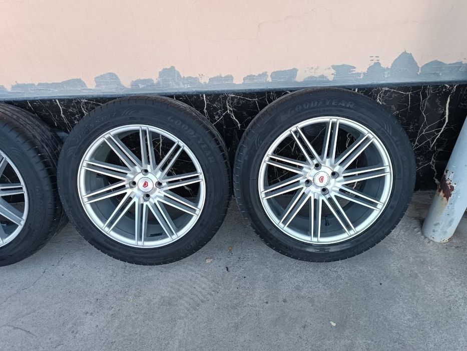 Vossen Diska balon Sotiladi 215 55 R17 Holati Yaxshi
