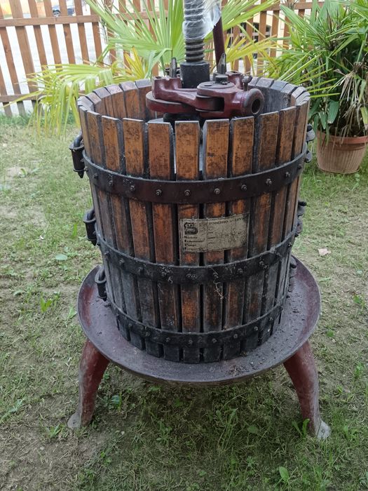 Teascuri presă pentru struguri