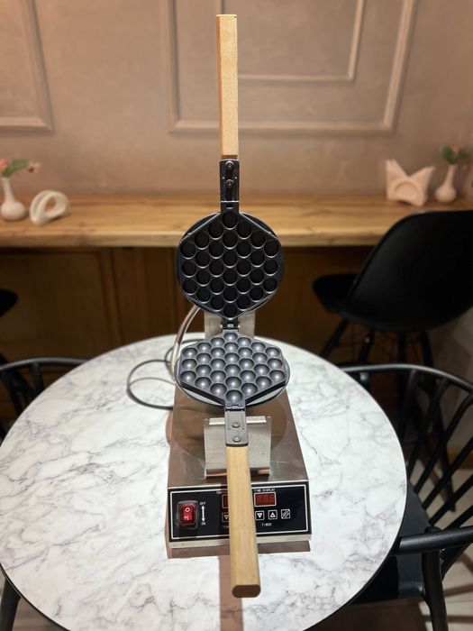 Продаю Гонконкгскую вафельницу