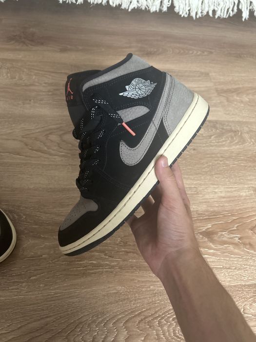 продаю jordan olive grey mid
