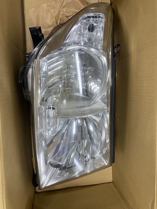 Оригинални Фарове Land Cruiser 200